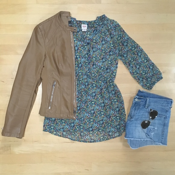 Mossimo Supply Co. Tops - Sheer Floral Cinch Waist 3/4 Sleeve